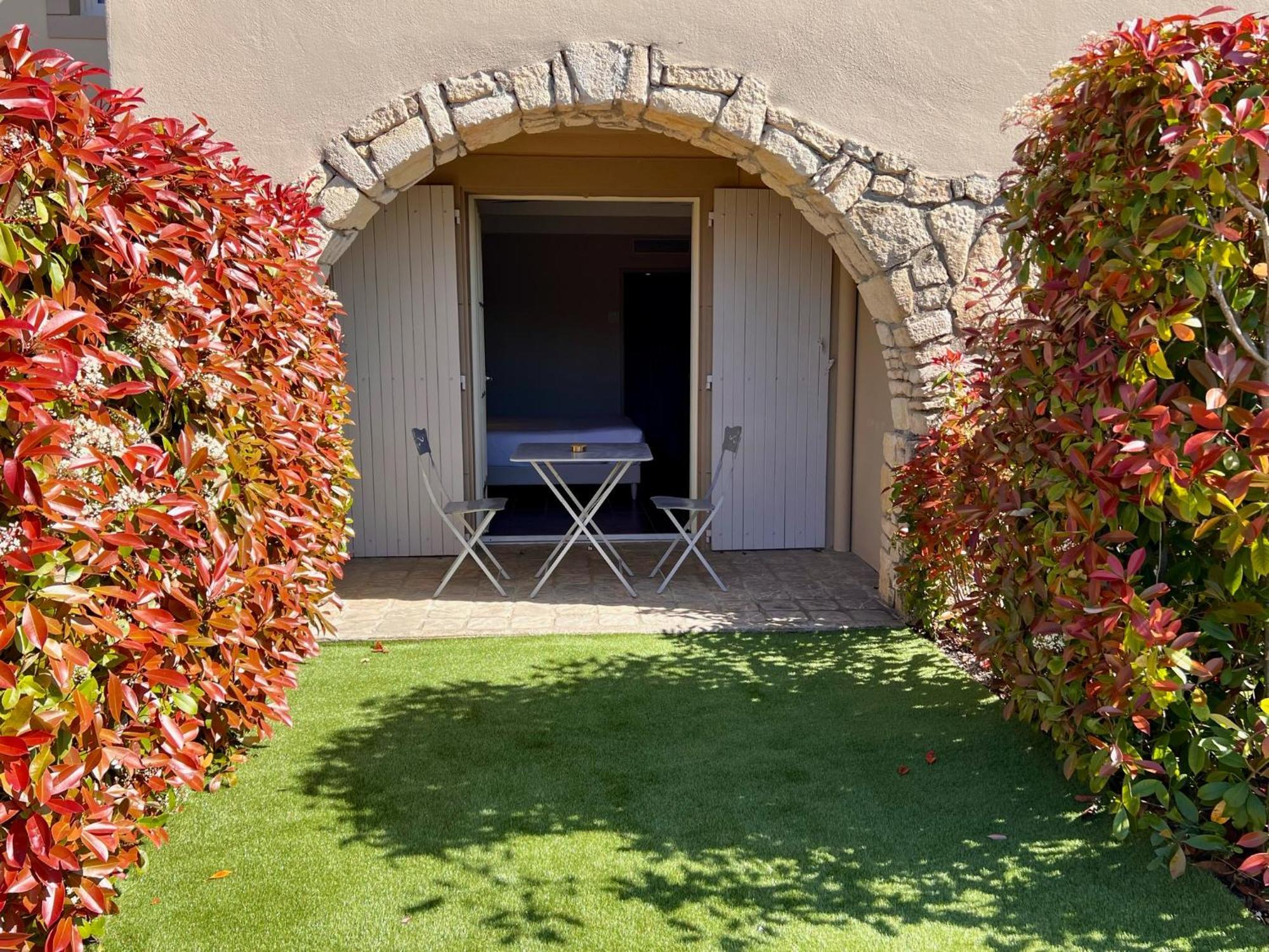 Hôtel Restaurant La Bergerie Aragon Exterior foto